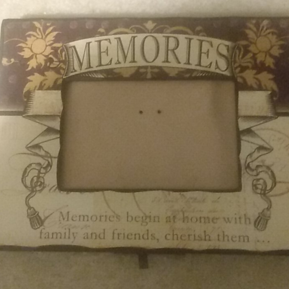 Memories picture Frame - Picture 2 of 4